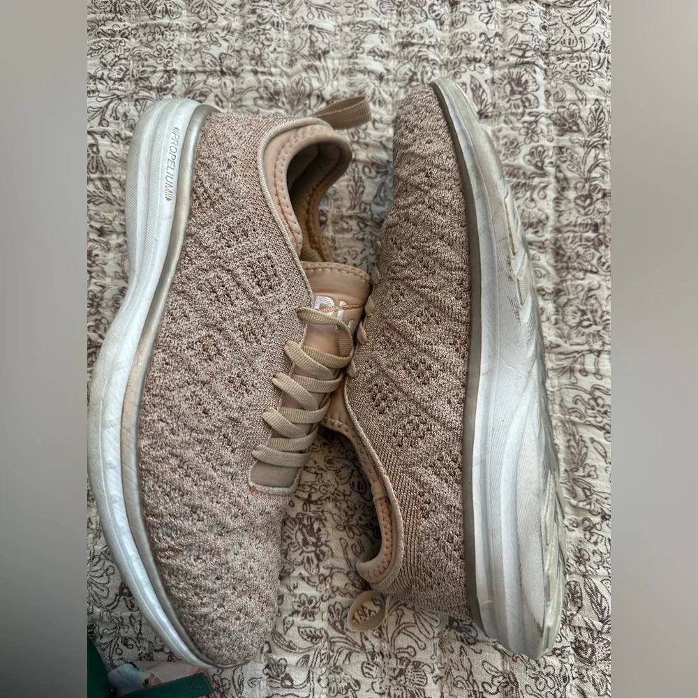 APL’s rose gold - Picture 4 of 5